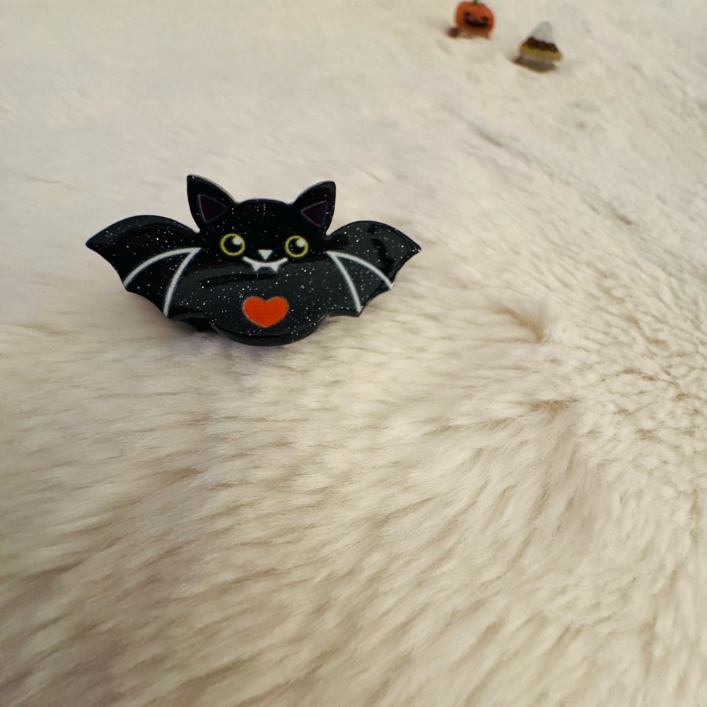 Mini Hair Claw Clip, Black Vampire Bat - Picture 2 of 5